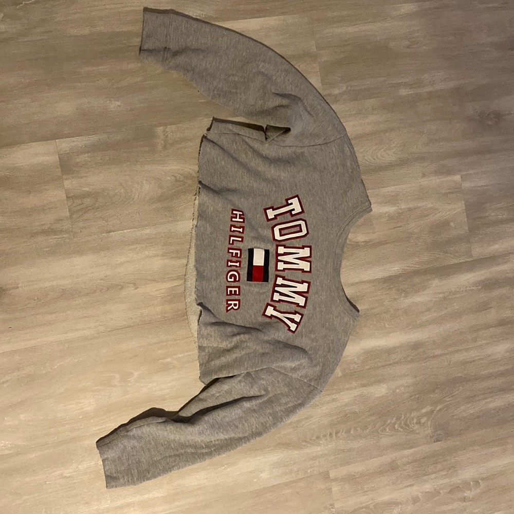 VINTAGE TOMMY HILFIGER CROPPED CREWNECK